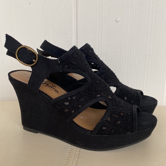 Black sandals - Picture 2 of 5